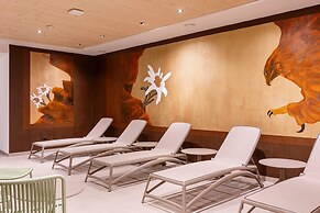 Studio Near the Slopes With Wellness Area