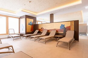 Studio Near the Slopes With Wellness Area