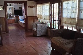 Espectacular Villa con Piscina y Vistas al Valle