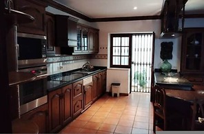 Espectacular Villa con Piscina y Vistas al Valle