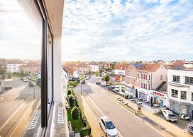 Beautifully Renovated With top Location