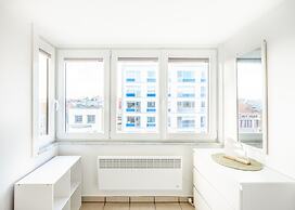 Beautifully Renovated With top Location