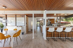 Mid-century Masterpiece With Pool Spa Tesla