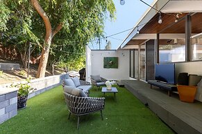 Mid-century Masterpiece With Pool Spa Tesla