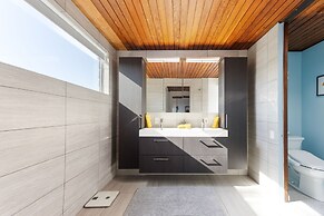 Mid-century Masterpiece With Pool Spa Tesla