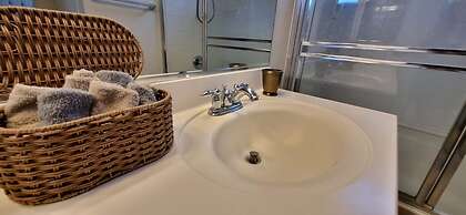 Pool and Gym Access Luxury Condo