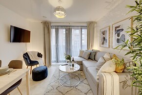 Lovely Flat in Kiln Close With Free Parking