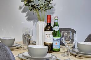 Lovely Flat in Kiln Close With Free Parking