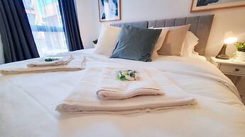 Lovely Flat in Kiln Close With Free Parking