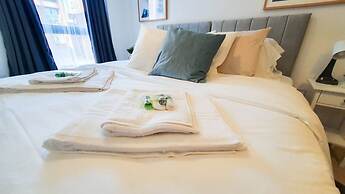 Lovely Flat in Kiln Close With Free Parking