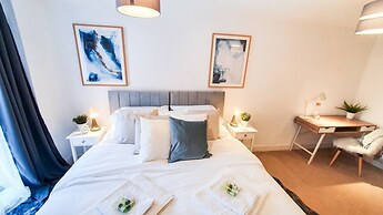 Lovely Flat in Kiln Close With Free Parking