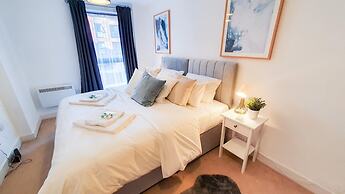 Lovely Flat in Kiln Close With Free Parking