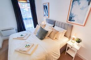 Lovely Flat in Kiln Close With Free Parking