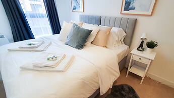 Lovely Flat in Kiln Close With Free Parking