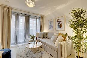 Lovely Flat in Kiln Close With Free Parking