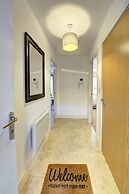 Lovely Flat in Kiln Close With Free Parking