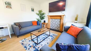 Cheerful 4-bedroom House