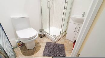 Cheerful 4-bedroom House