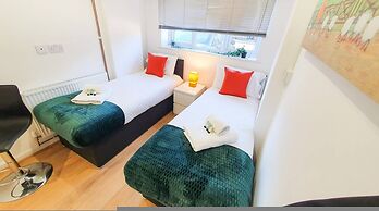 Cheerful 4-bedroom House