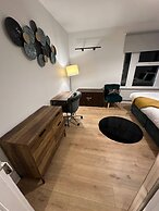 3 bed Chill Glouc With 3 Bedrooms and 1 Bathrooms