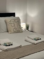 3 bed Chill Glouc With 3 Bedrooms and 1 Bathrooms