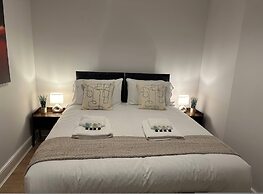 3 bed Chill Glouc With 3 Bedrooms and 1 Bathrooms