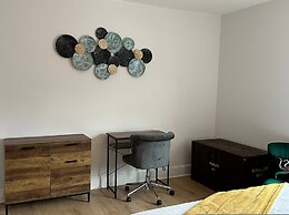 3 bed Chill Glouc With 3 Bedrooms and 1 Bathrooms