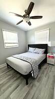 New Fresh House in Seminole Close to Beach