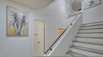 Pool Spacious Central Home 7mile to Beach