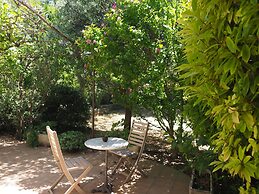 Charming Holiday Home With Garden and Private Pool, Vernegues-ex TUI