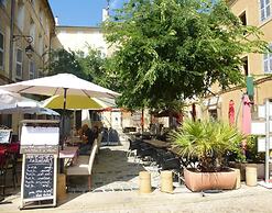 Charming Holiday Home With Garden and Private Pool, Vernegues-ex TUI