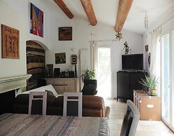 Charming Holiday Home With Garden and Private Pool, Vernegues-ex TUI