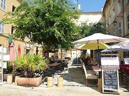 Charming Holiday Home With Garden and Private Pool, Vernegues-ex TUI