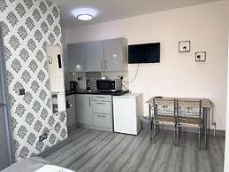 Hill's View Apartments