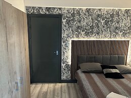 Hill's View Apartments