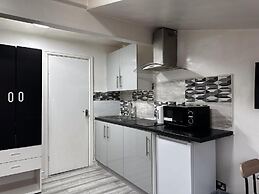 Hill's View Apartments