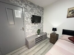 Hill's View Apartments