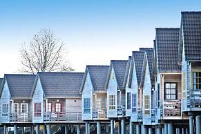 Le Domaine Val: Wooden House for 8
