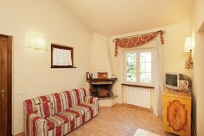 Farmhouse Apartment With Swimming Pool
