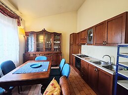 Farmhouse Apartment With Swimming Pool