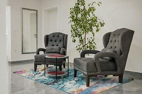 Modern Villa With Pool and Bubble Bath