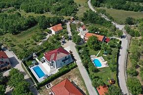 Modern Villa With Pool and Bubble Bath