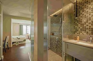 President Maison Signature by M Village