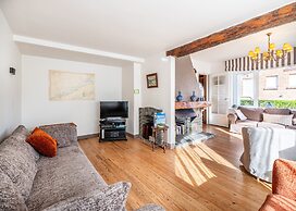 Cozy Holiday Home Close to the Beach