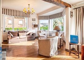 Cozy Holiday Home Close to the Beach