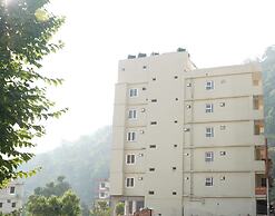 Hotel Aastha Height