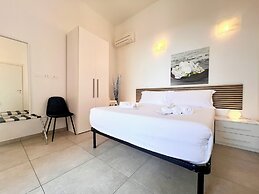 La Casa Rosa al Mare apartment & garage
