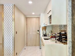 Sunny GSR - Dusit Grand Park 2