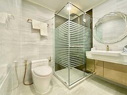 Sunny GSR - Dusit Grand Park 2