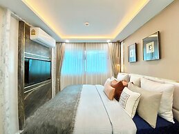 Sunny GSR - Dusit Grand Park 2